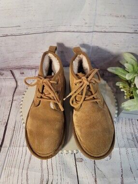 UGG Women's Neumel Tan Suede Lace-Up Shearling Chukka Boots 1094269 Size 6